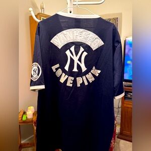 PINK x New Era New York Yankees Women’s Jersey Size L